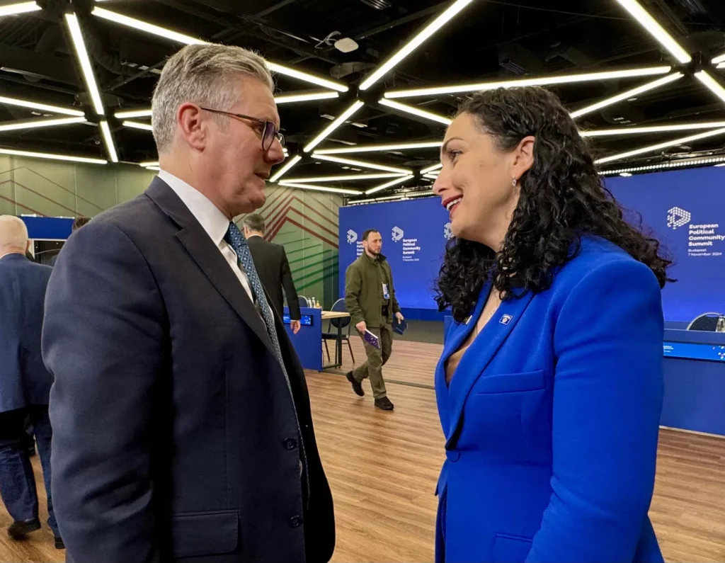 Presidentja Osmani me kryeministrin britanik diskuton për “bashkëpunimin në fushën e sigurisë”