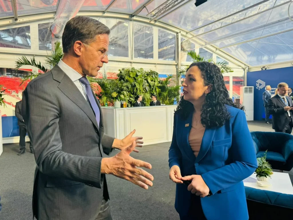 Osmani në Budapest takohet me Shefin e NATO-s: Diskutime të vazhdueshme për situatën e sigurisë në Kosovë