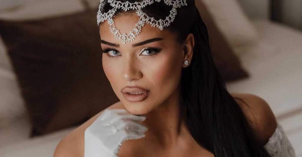 Eriona Sejdiu na prezanton me vogëlushin për herë të parë