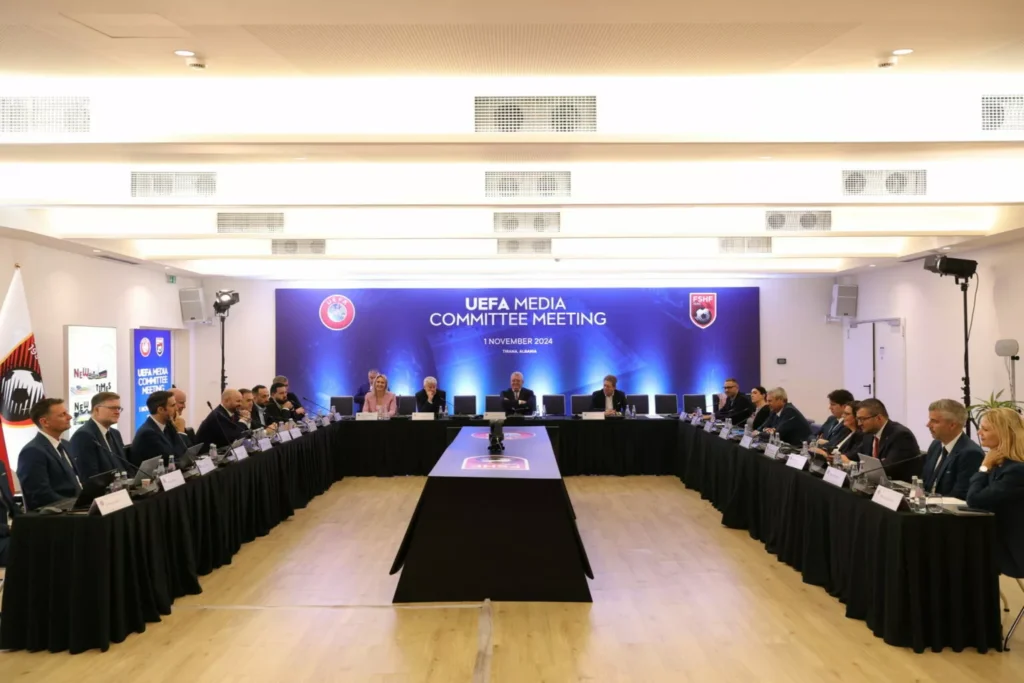 Komiteti i Medias së UEFA-s mblidhet në Tiranë, Duka: Ndihemi të nderuar, vlerat e futbollit të arrijnë te të gjithë tifozët në Evropë