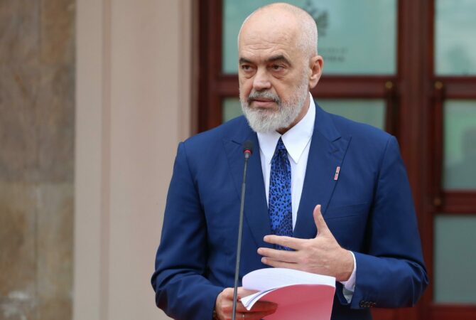 Edi-Rama-3-scaled-e1733232834699-670x450-1.jpeg