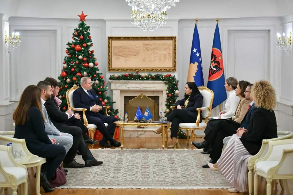 Presidentja-Osmani-priti-ne-takim-eurodeputetin-Riho-Terras-raportues-per-Kosoven-2-1024x683-1.webp.webp