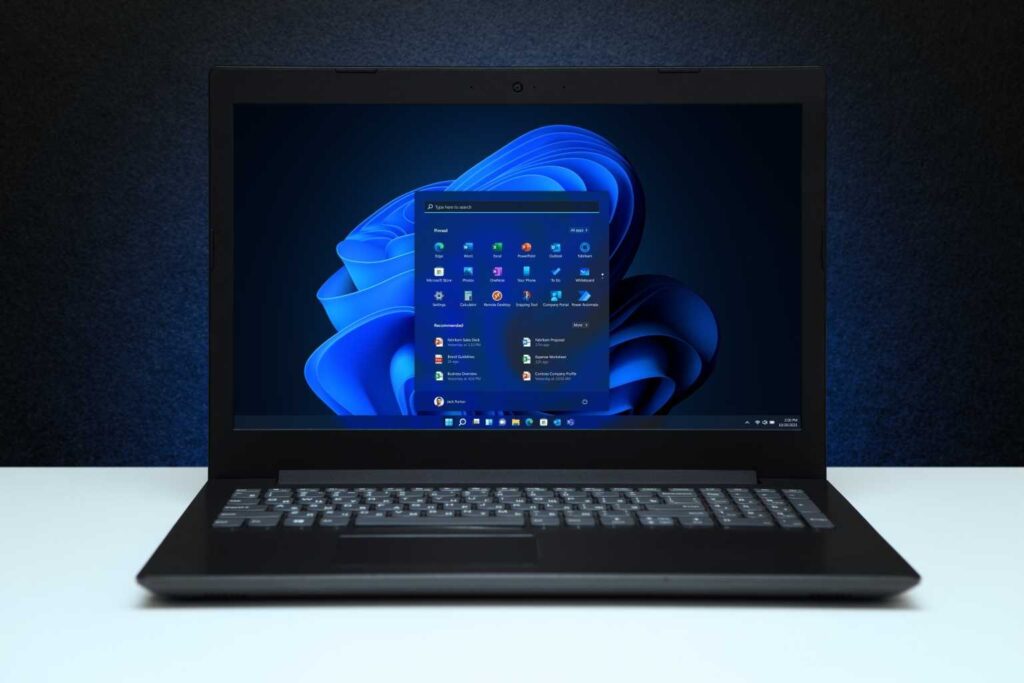 Windows-11-laptop-with-Start-men-1.jpg