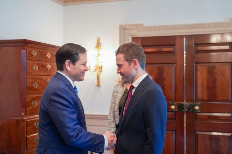 mucunski-rubio.jpg