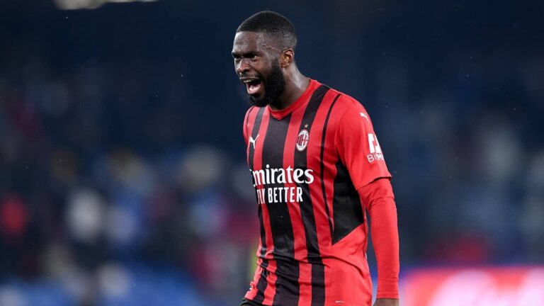 fikayo-tomori-pictured-while-representing-ac-milan-in-serie-a-game-against-napoli.jpg