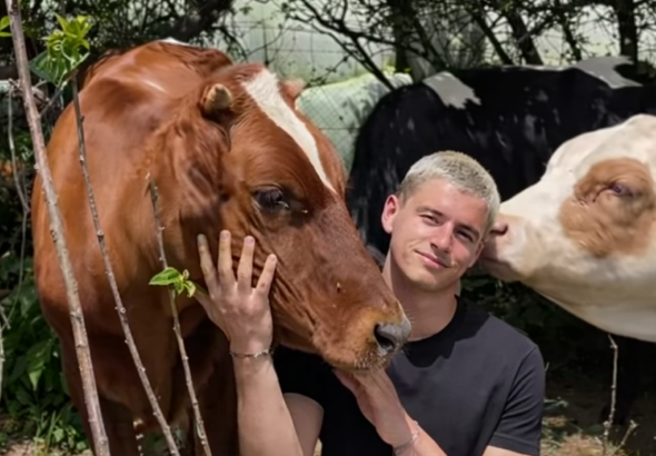 Jeta përtej kamerave, ky është ‘pushimi’ i Londrimit në shtallë