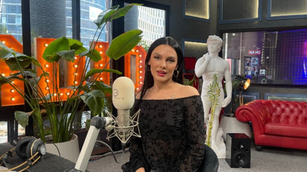 “Më pëlqen Mateo, si nuk e njoha në…”/ Konkurrentja e “Për’puthen”: Brikena është e ftohtë…