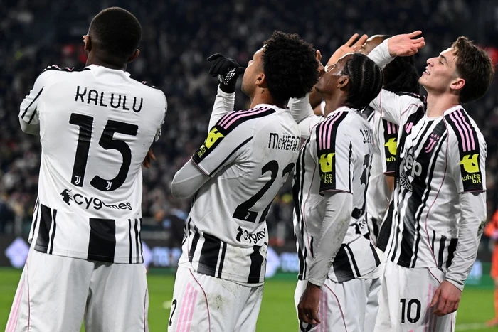 Juventusi e mposht me lehtës Napolin