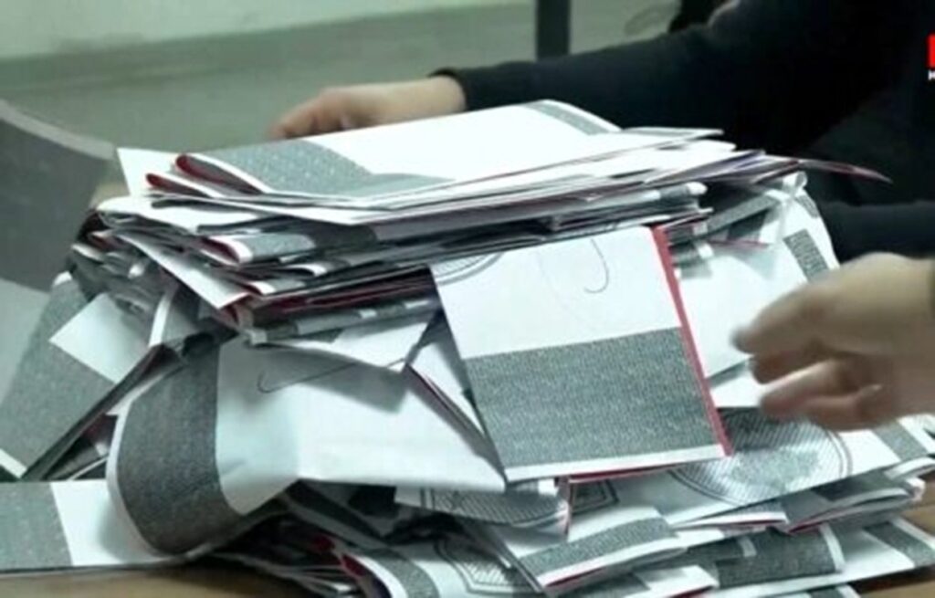 Vazhdon procesi në QNR, rinumërohen 688 nga 2,557 vendvotime