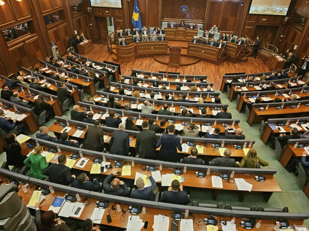 Shtyhet për të hënën seanca për buxhetin, opozita kërkon kohë për ta lexuar projektbuxhetin