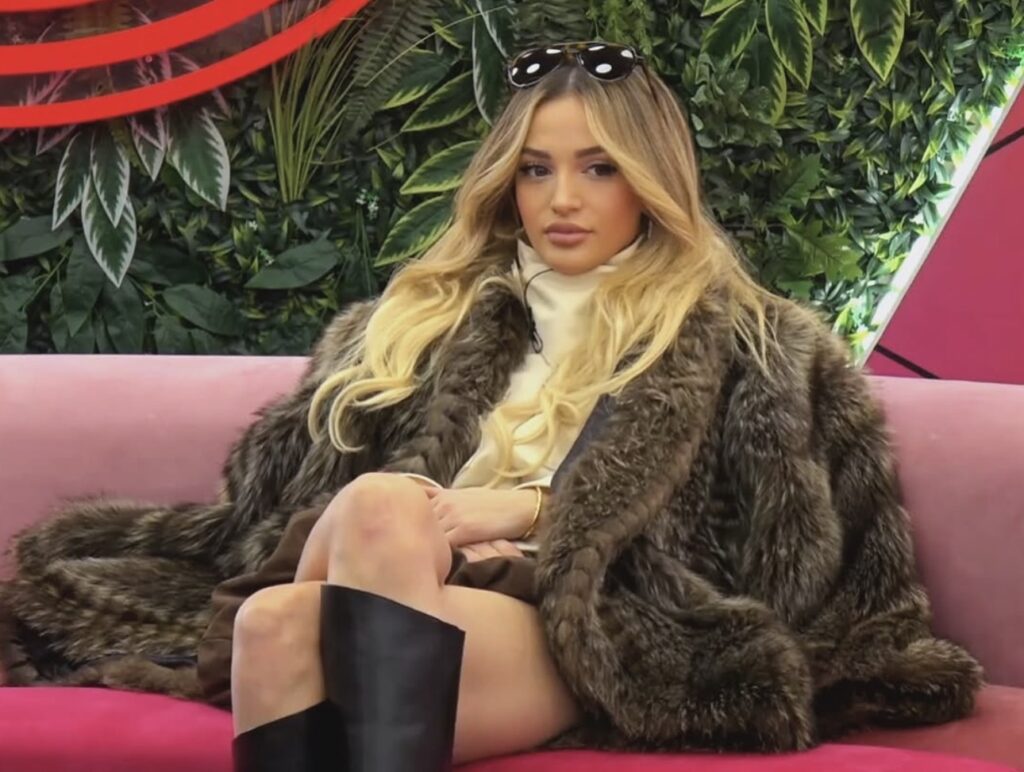 Njëra më e bukur se tjetra/ Njihuni me mamanë e Selin (FOTO)