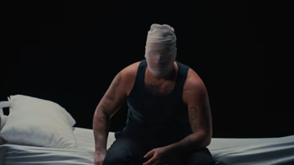 Je një copë m*ti, vajzën po ta rrit Karimi…