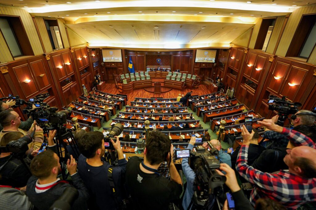 Seanca e jashtëzakonshme e Kuvendit, në rend dite Rezoluta për krerët e UÇK-së