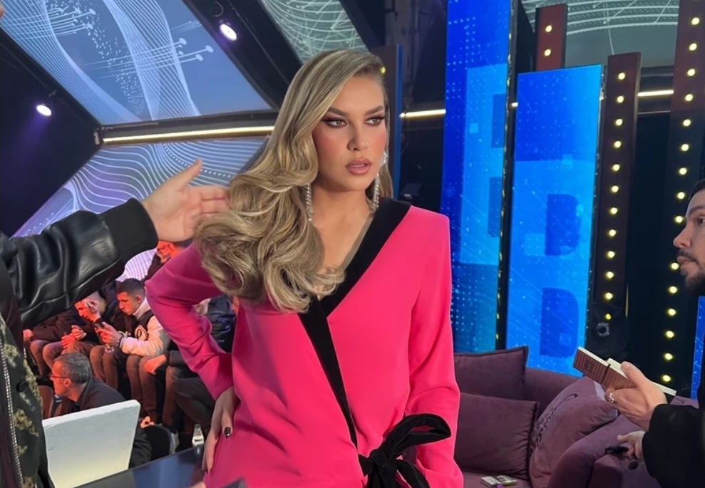 Hajnat futen në shtëpinë e Leonora Jakupit