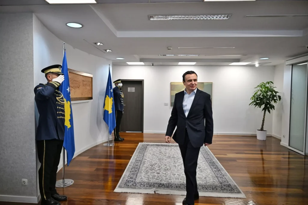 Shërbimi ndaj Republikës dhe qytetarëve, me punë e zell, nder e përkushtim, është privilegji më i madh që do ta kemi secili prej nesh