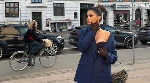 doreza me kostum të zi