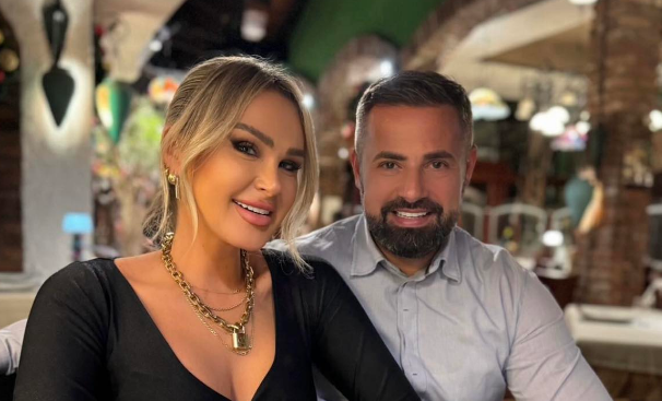 Njomza feston ditëlindjen, urimi i bashkëshortit është kaq i ëmbël