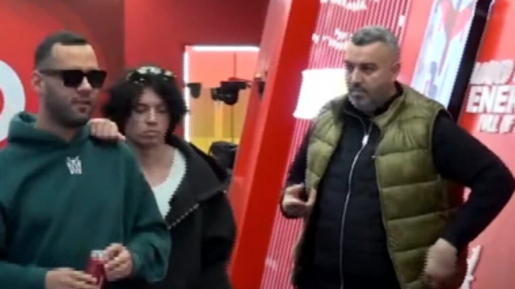 “Ferr do ta bëj shtëpinë, bastard”/ Stenaldo shpërthen keq ndaj Rogertit: I padenjë për…