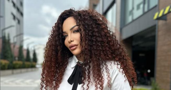 Rovena Stefa sjell momente nga e pamja e babait