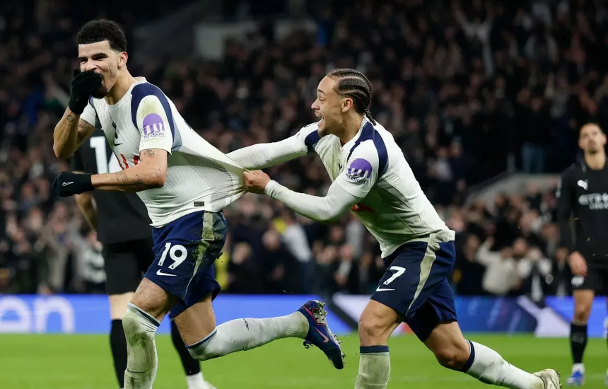 City barazon ndaj Tottenhamit dhe mbetet 6 pikë pas Arsenalit