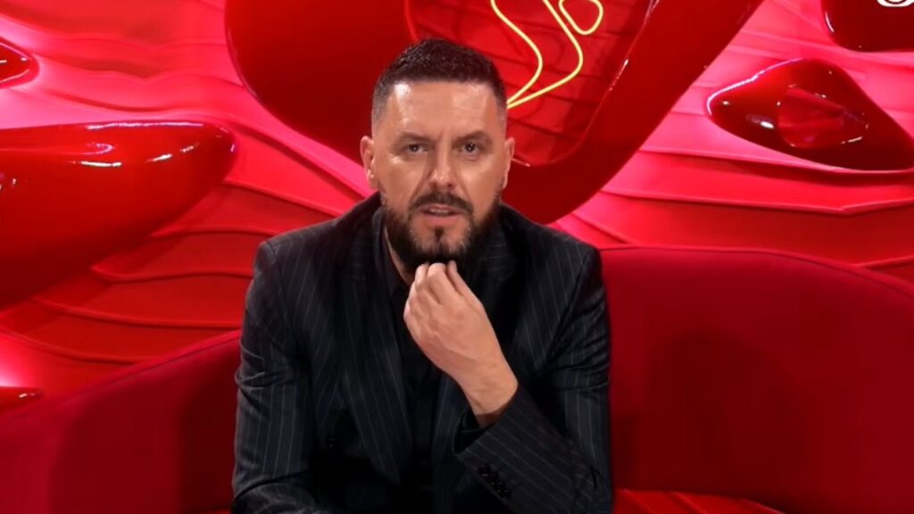 “E mbajnë 1 orë në dhomën e rrëfimit”